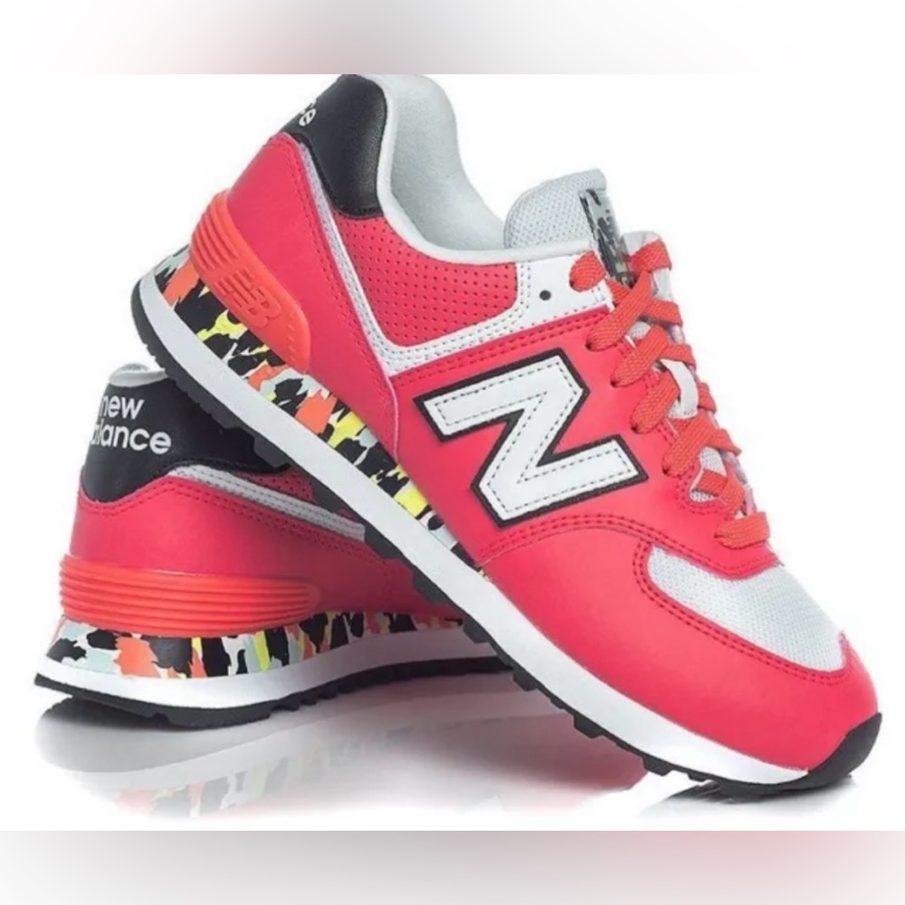 New Balance 574
Vivid Coral Camo (Women's)
